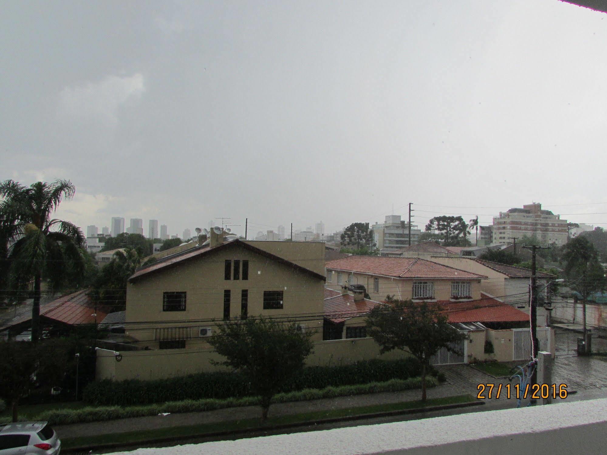 Villa Tata Suites Ltda Curitiba Dış mekan fotoğraf